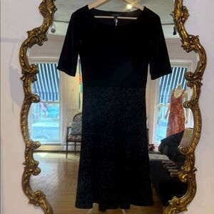 Lands’ End size xs (2-4) Elegant Black Midi Velvet Dress w short sleeve